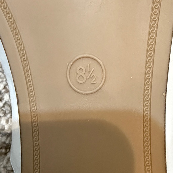 Mules with Gold Accent Cream Color size 8.5 New without Tags - Picture 6 of 6